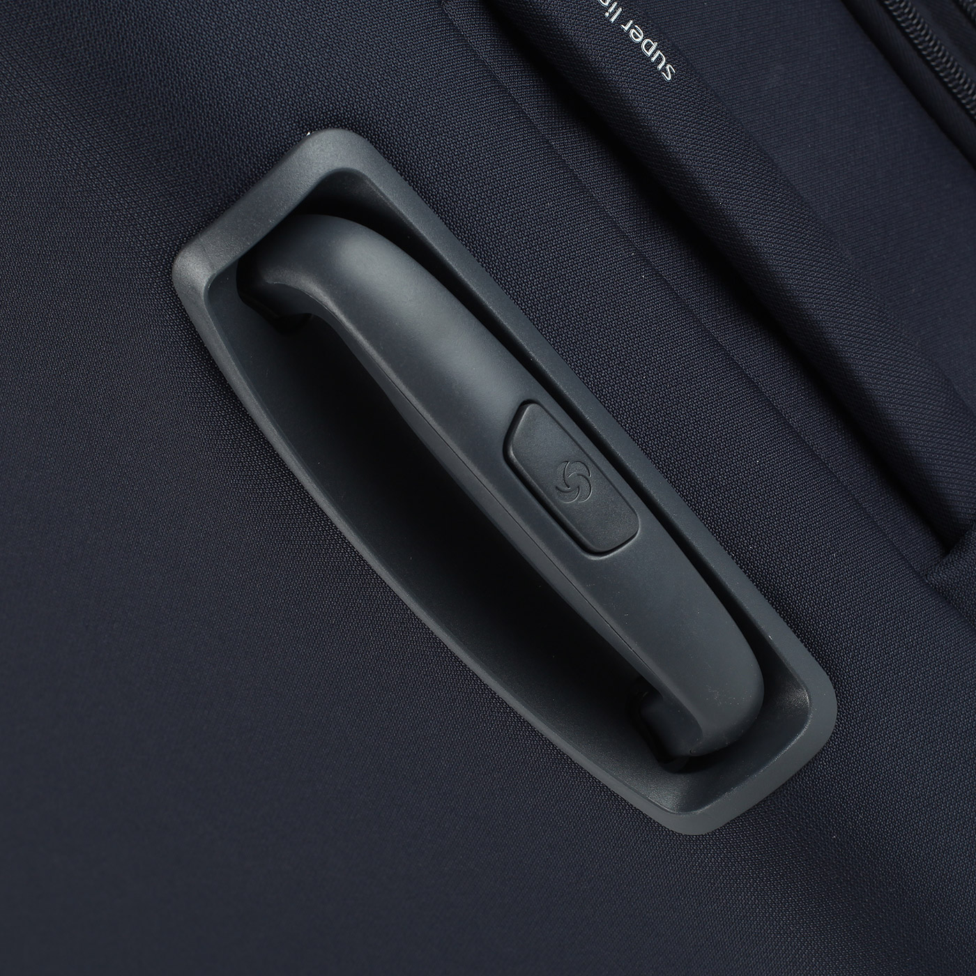 Чемодан на колесах Samsonite Base Boost