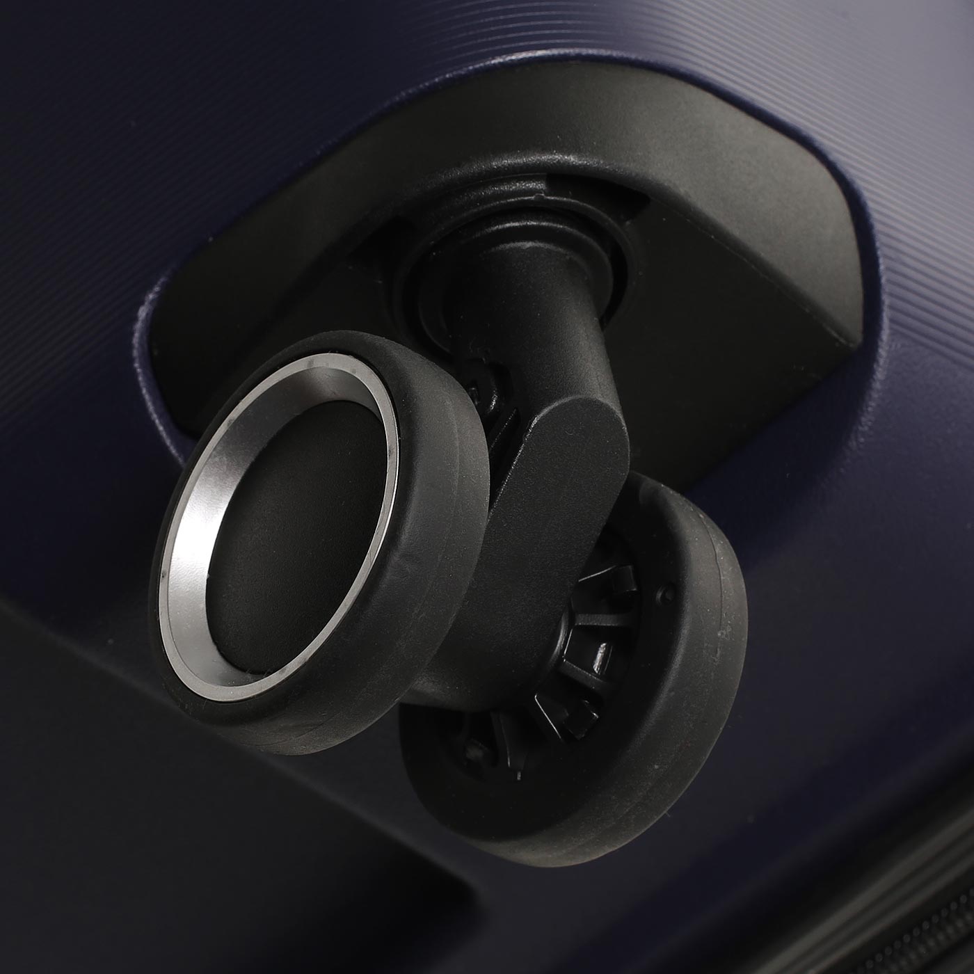 Чемодан большой L из полипропилена Sun Voyage Elite